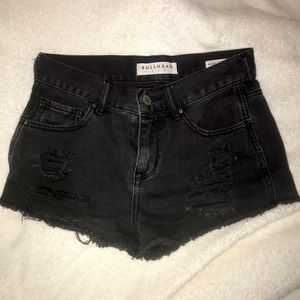 BLACK DENIM DISTRESSED SHORTS